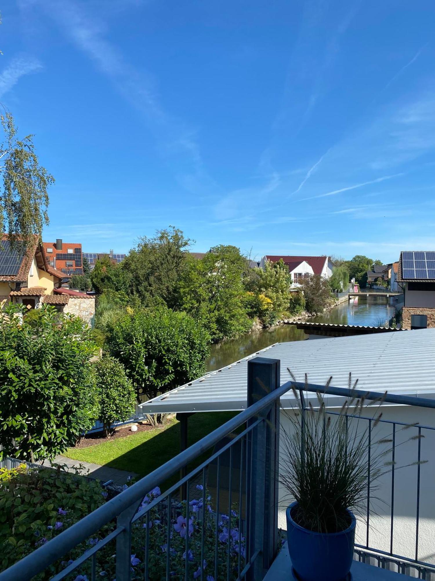 Harmony Apartment, Your Holiday Home In Rust With Balcony & River-View, 5Min To Europa-Park Kültér fotó